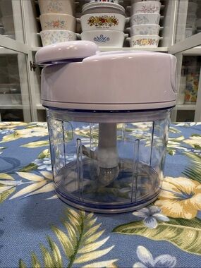 The Pampered Chef Manual Food Chopper